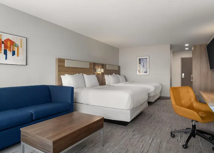 Holiday Inn Express & Suites Muncie Northwest By Ihg