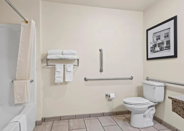 Cobblestone Hotel & Suites - Foley