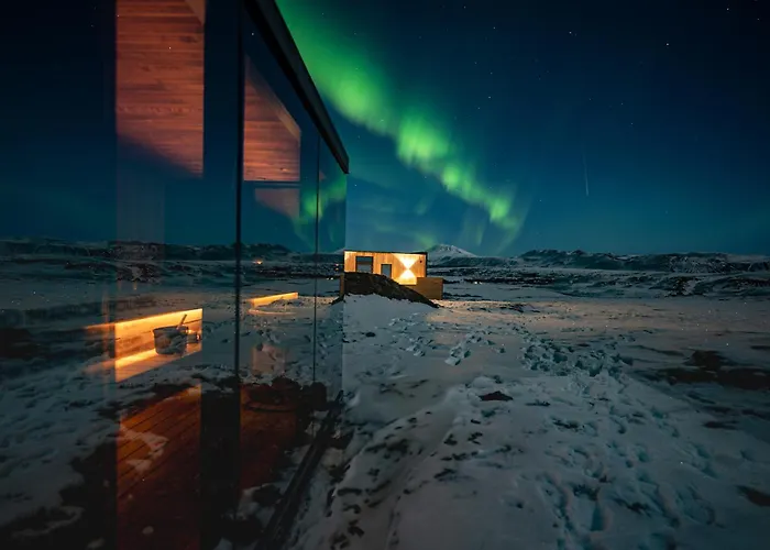 Oeoed Hekla Horizon - Mirror Houses