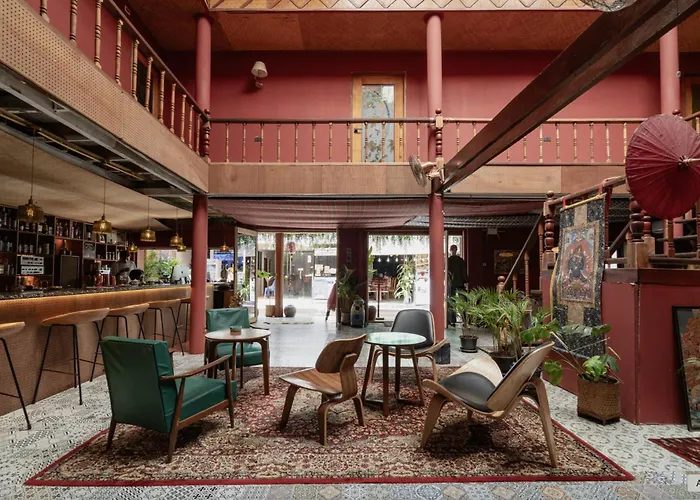 Ḥokma Boutique Hotel&Tropical Lounge