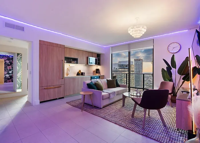 Stunning Lux 2 Bed 2 Bath With Panoramic View From Balcony