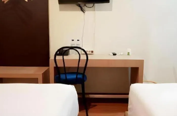 Eljie Hotel
