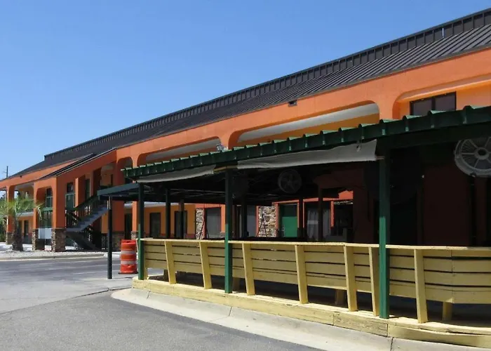 Econo Lodge Inn & Suites Macon North