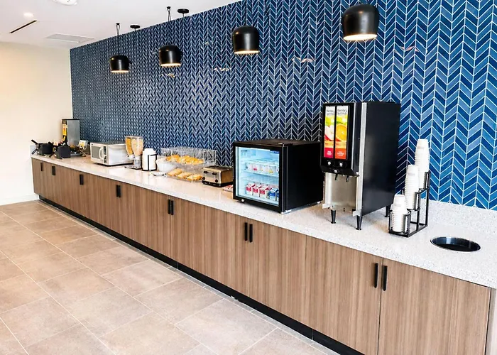 La Quinta Inn & Suites By Wyndham Mebane