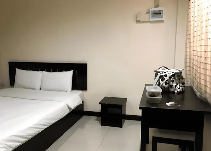 Mark Four Place Hotel