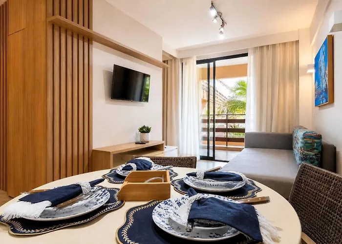 Apartamento Pé na Areia ao Lado do Parque Aquático - Conforto e Localização Privilegiada