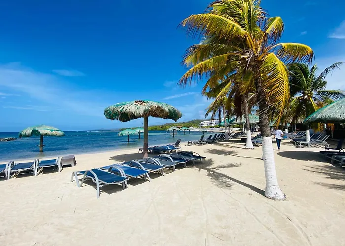 Las Palmas Beach Roatan