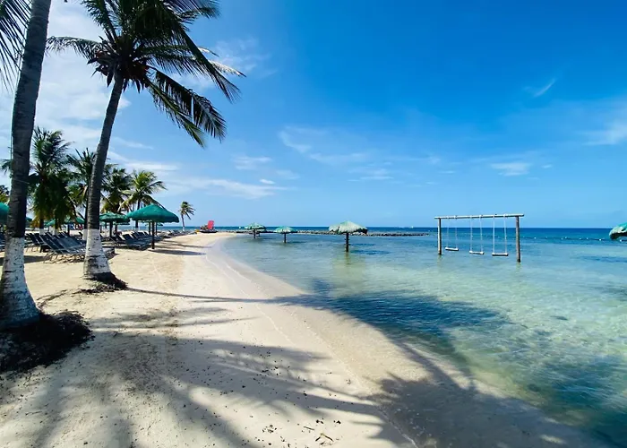 Las Palmas Beach Roatan