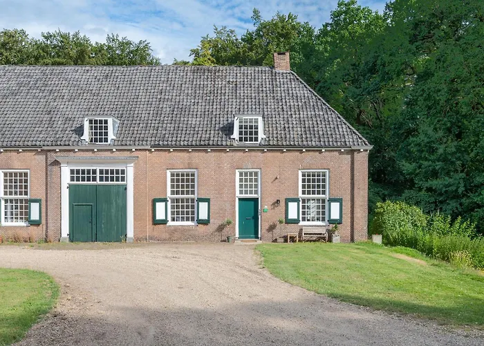 De Zwaluwenburg
