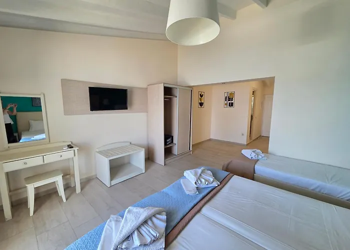 Coco'S Corfu Apartments