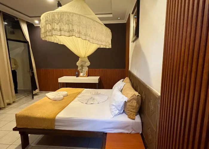MIRTON Hotel