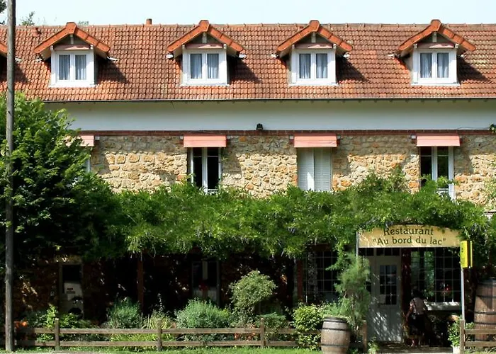 Logis Hotel & Restaurant - Au Bord Du Lac