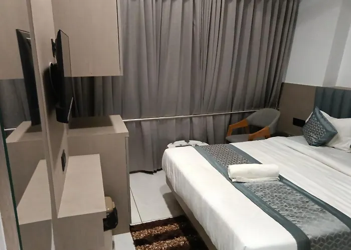 Hotel Leaf Inn
