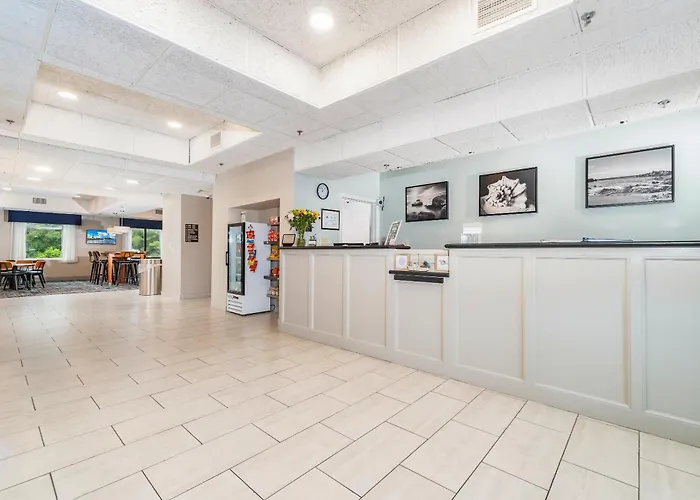 The Windstar Hotel - Emerald Isle, Swansboro
