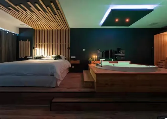 Loveroom Lens