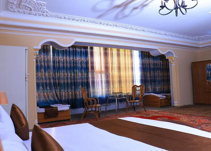 Roshan Plaza Hotel
