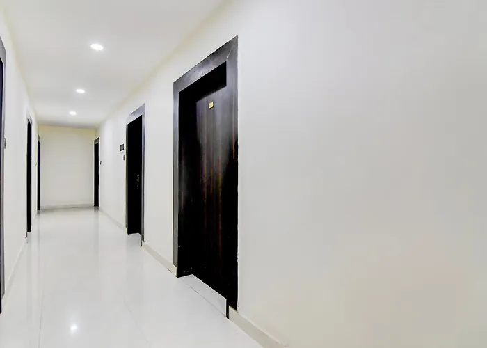 Hotel O S-Square