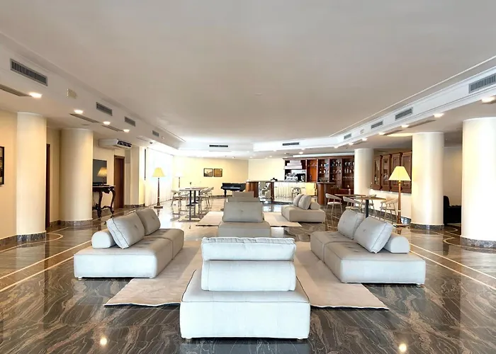Naples Park Hotel