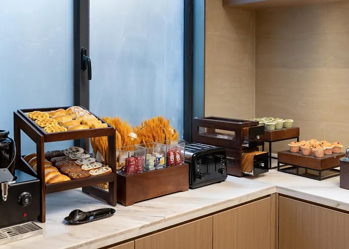 Atour Hotel Urumqi Hongshan Park North Gate Metro Station