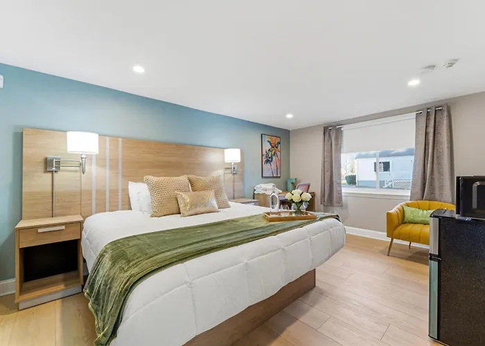 Dennisport Surf Club Boutique Hotel