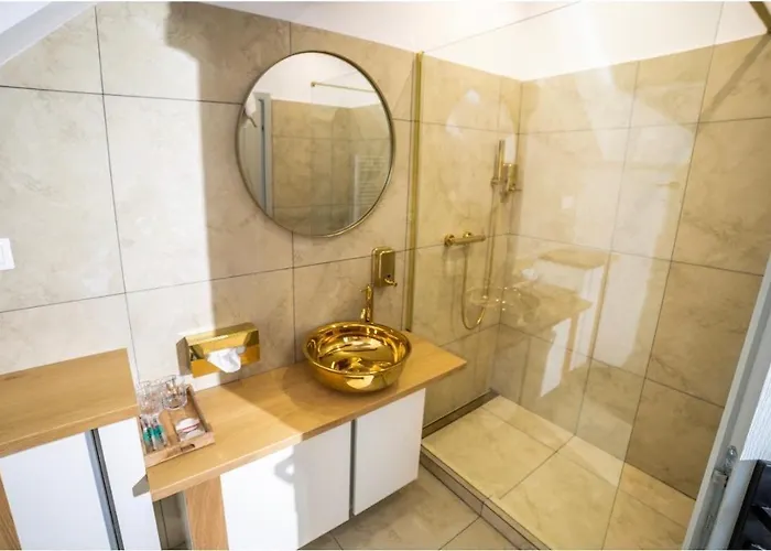 Grand Danube Hotel