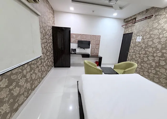Hotel Sr Executive, Akola
