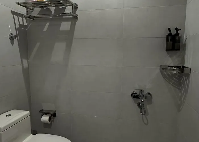 East Hills Apartments إيست هيلز للشقق المخدومة