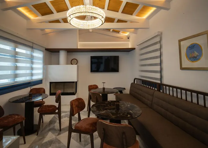 Skyron Hotel