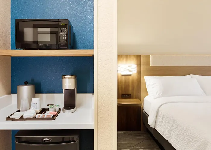 Holiday Inn Express & Suites Alexandria By Ihg