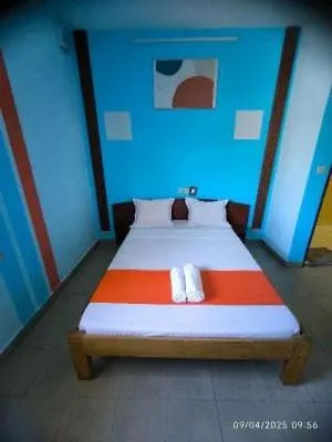 L'Hotel 5-5
