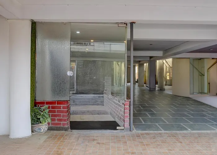 Super Townhouse Oak Isbt Bus Terminal Dehradun Formerly Hotel Himalayan
