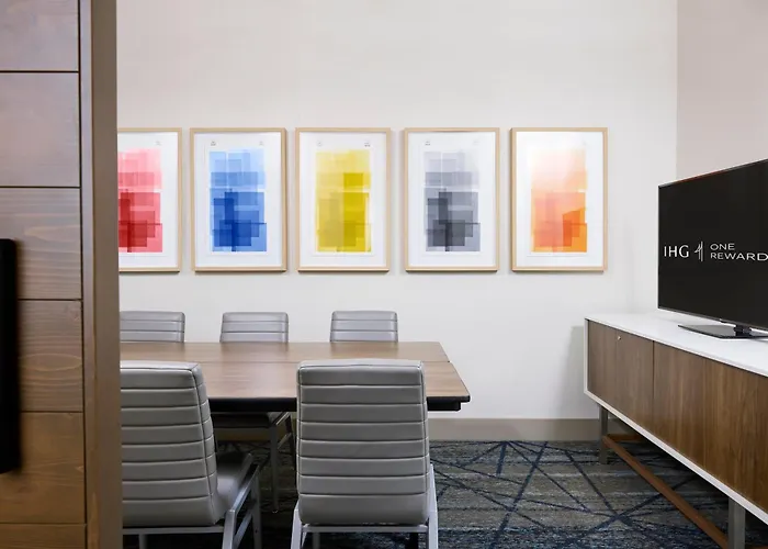 Holiday Inn Express & Suites Alexandria By Ihg