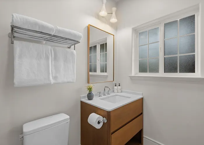 Bella Notte, A Zenstay Hotel