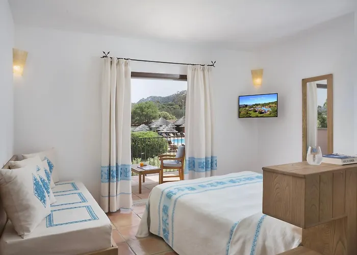 Hotel With Swimming Pool Near Baja Sardinia