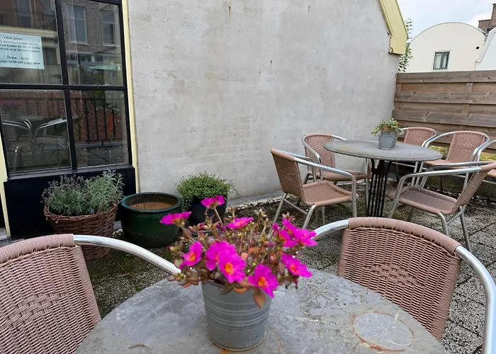 Hotel Hanzestadslogement De Leeuw: Historic Center Retreat with Kitchen Rooms