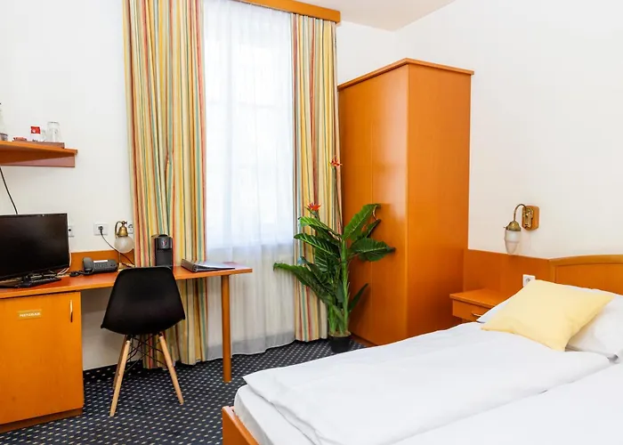 Suite Hotel 900M Zur Oper