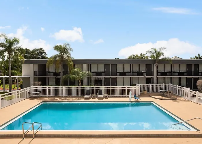 Ramada By Wyndham Cocoa