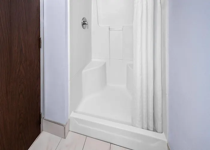 Travelodge By Wyndham Milwaukee