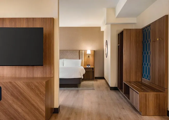 Holiday Inn & Suites Vancouver Downtown By Ihg