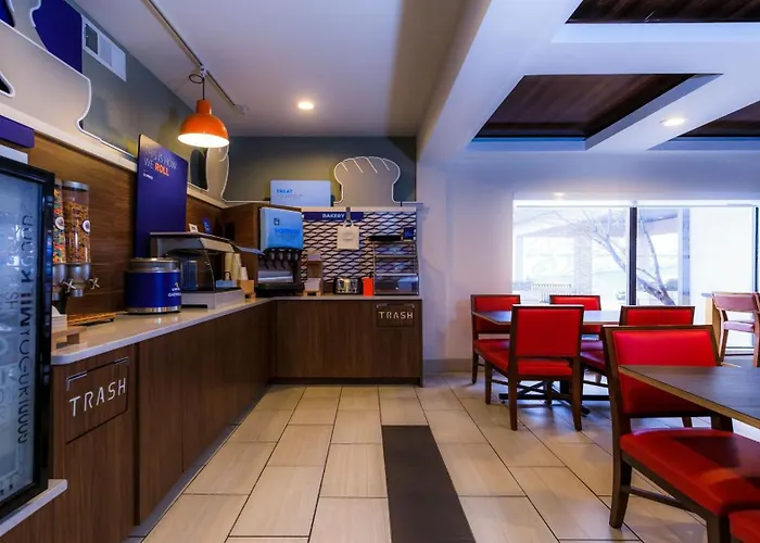 Holiday Inn Express Osage Beach - Lake Of The Ozarks By Ihg