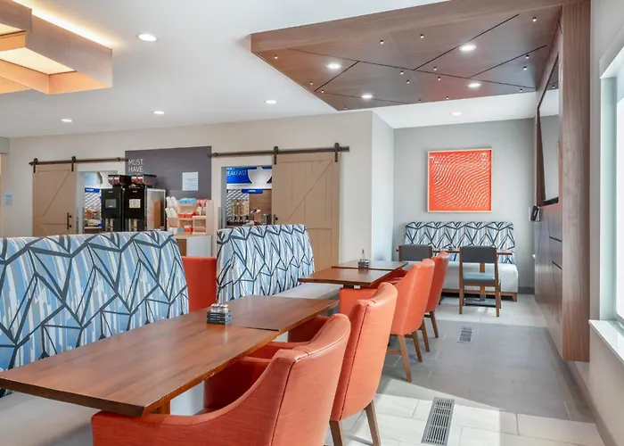 Holiday Inn Express & Suites Northwood