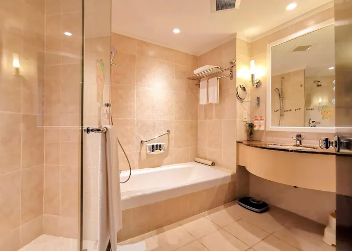Crowne Plaza Zhuhai City Center By Ihg
