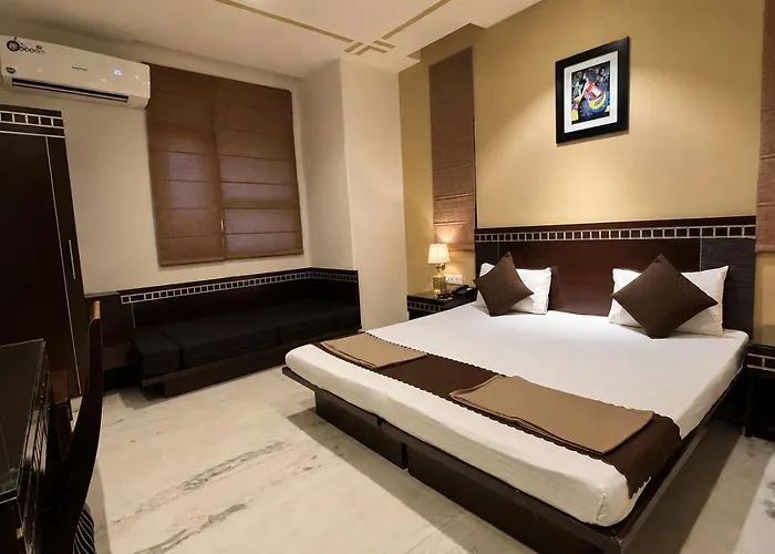 Smyle Inn - Comfort & Value Near New Delhi Railway Station - Since 1998