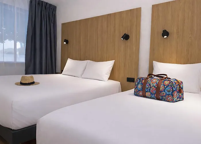 B&B HOTEL Nîmes Ville Active, parking sécurisé gratuit