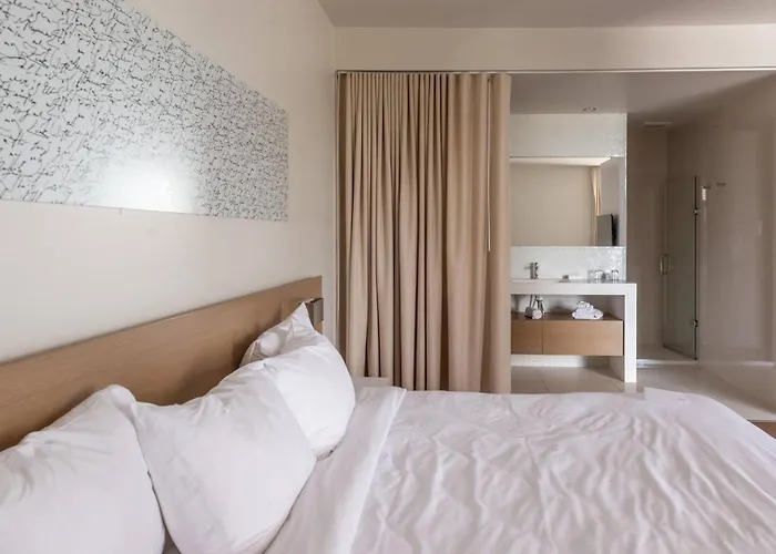 Hotel Du Lac Champlain, An Ascend Collection Hotel