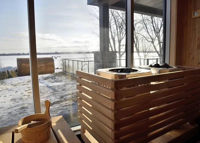 Hotel Du Lac Champlain, An Ascend Collection Hotel