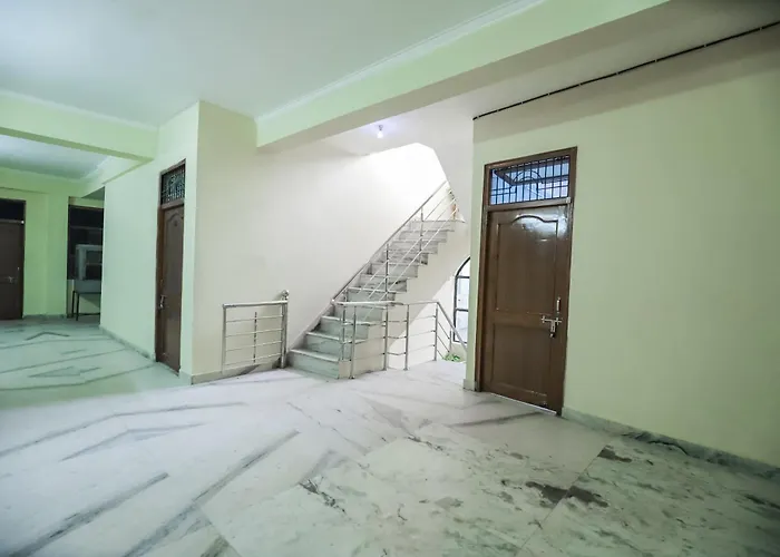 Hotel O Rishabh Guest House