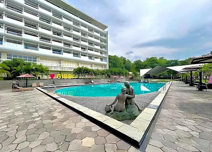 Grand Inna Samudra Beach