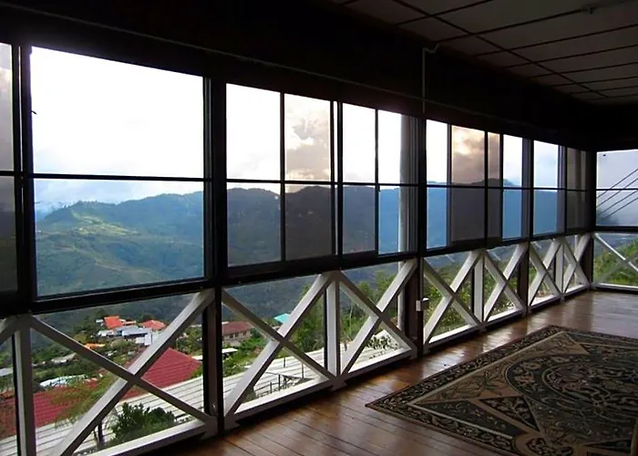 Strawberry Garden Hotel