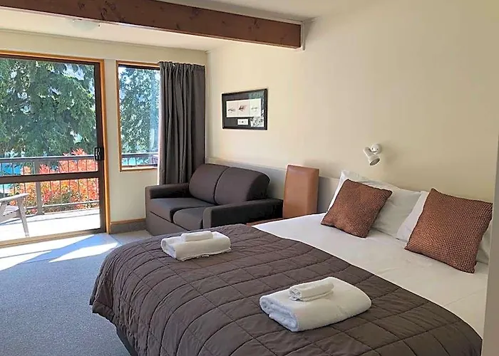 Hawea Hotel